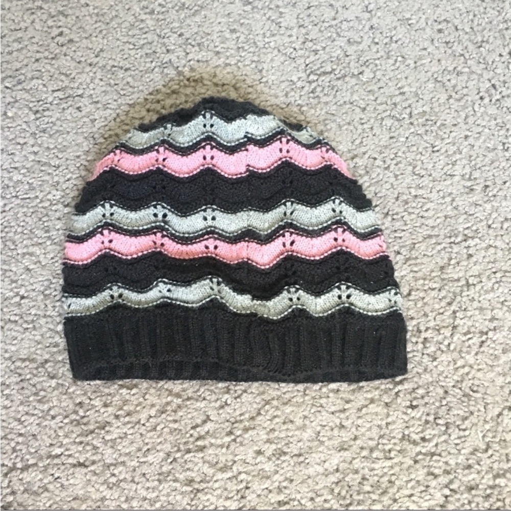 Black and Pink Wavy Knit Hat Accessories